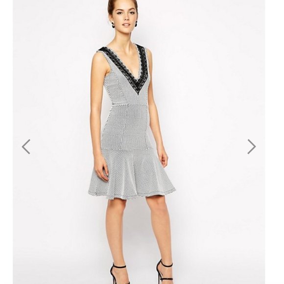 French Connection Color Block Textured Deeds - Picture 4 of 9